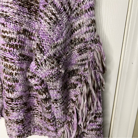 Jessica Simpson knit Fringe Sweater - Picture 5 of 7